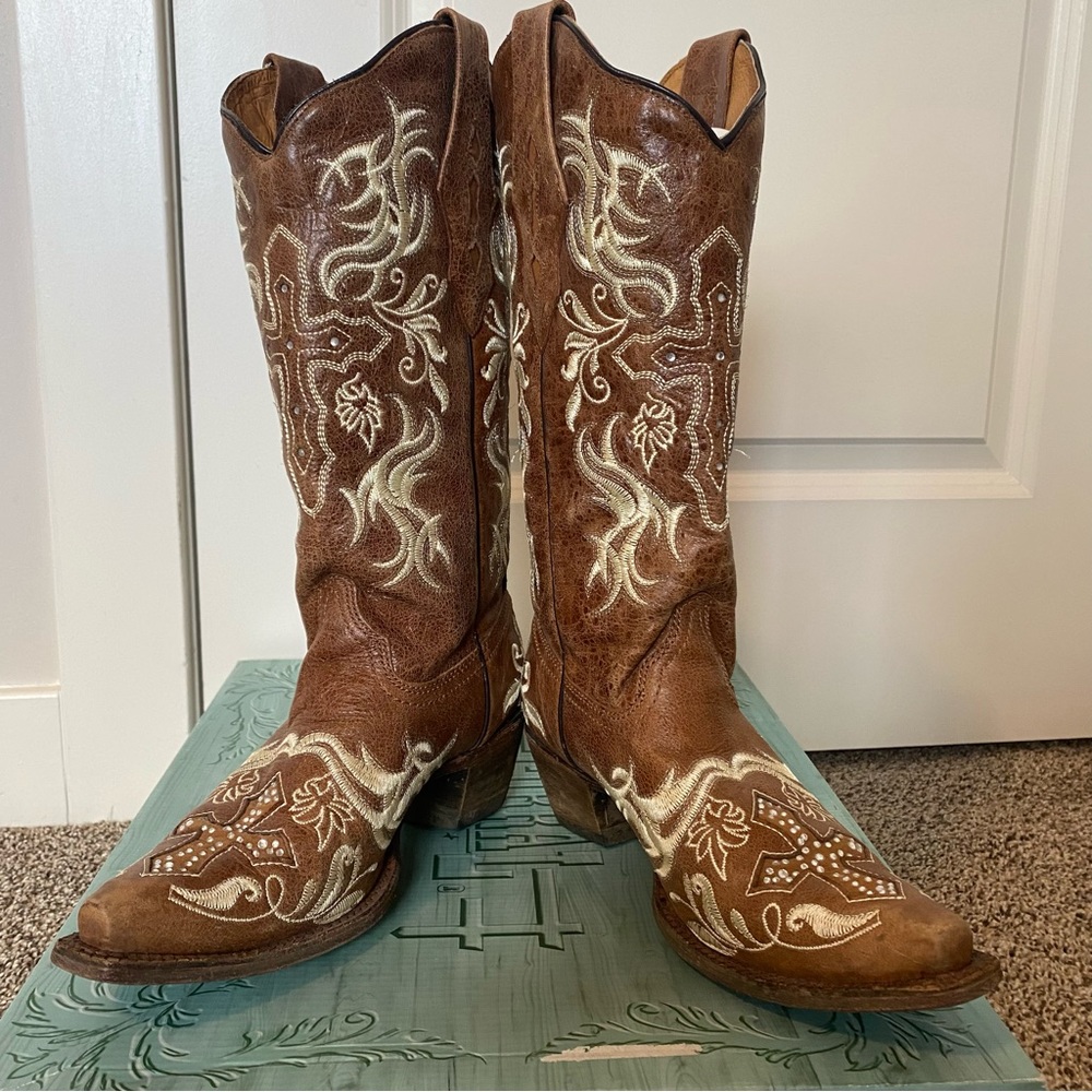 Corral Womens Canton Cowboy Boots Cross Crystals & Studs Western size 7.5